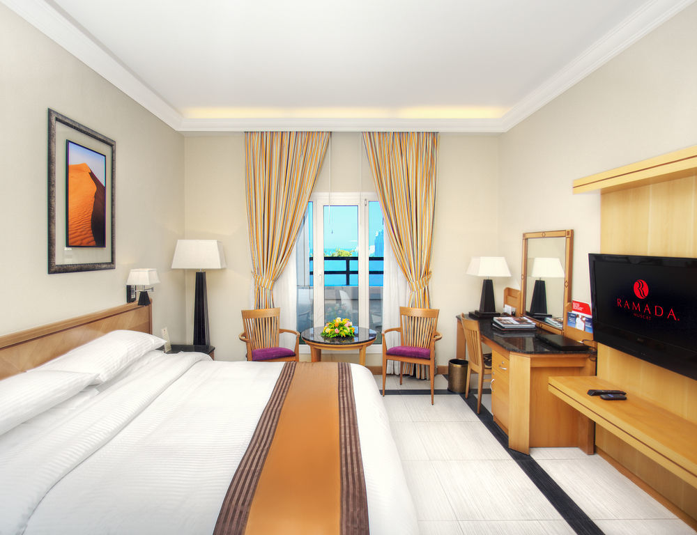 فندق Ramada By Wyndham Qurum Beach مسقط المظهر الخارجي الصورة