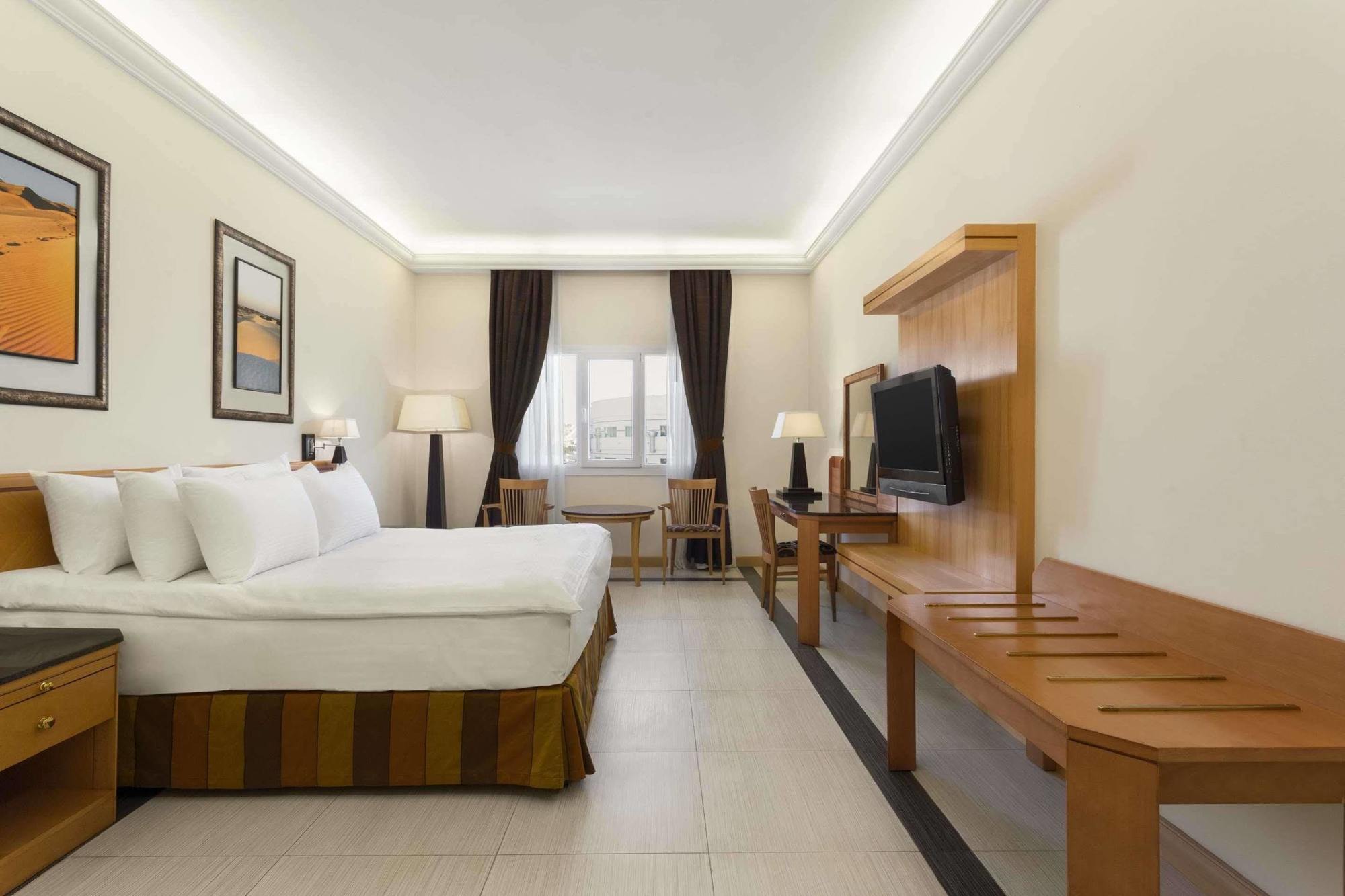 فندق Ramada By Wyndham Qurum Beach مسقط المظهر الخارجي الصورة