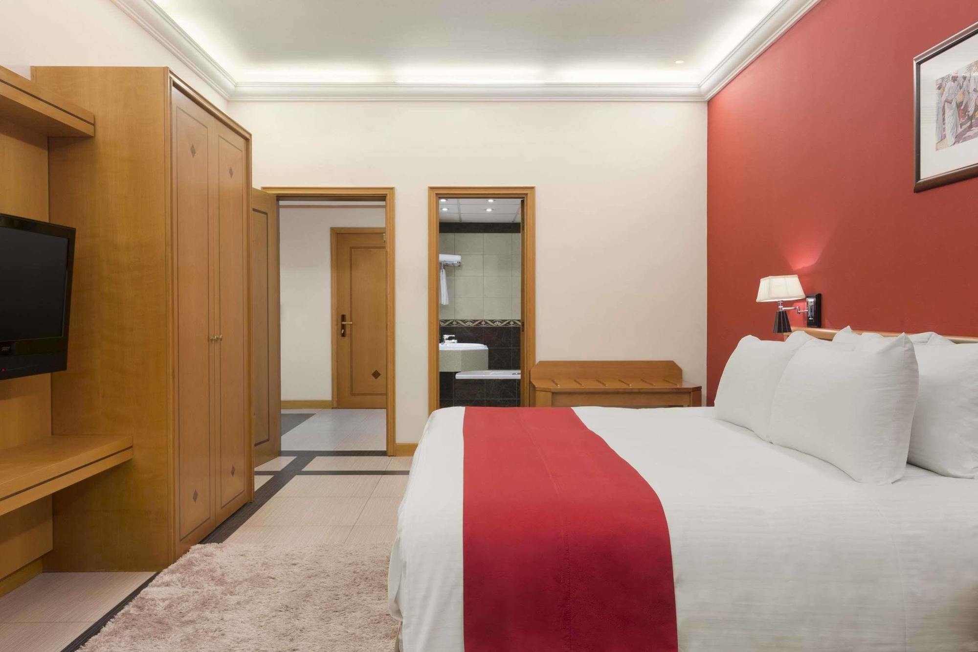 فندق Ramada By Wyndham Qurum Beach مسقط المظهر الخارجي الصورة